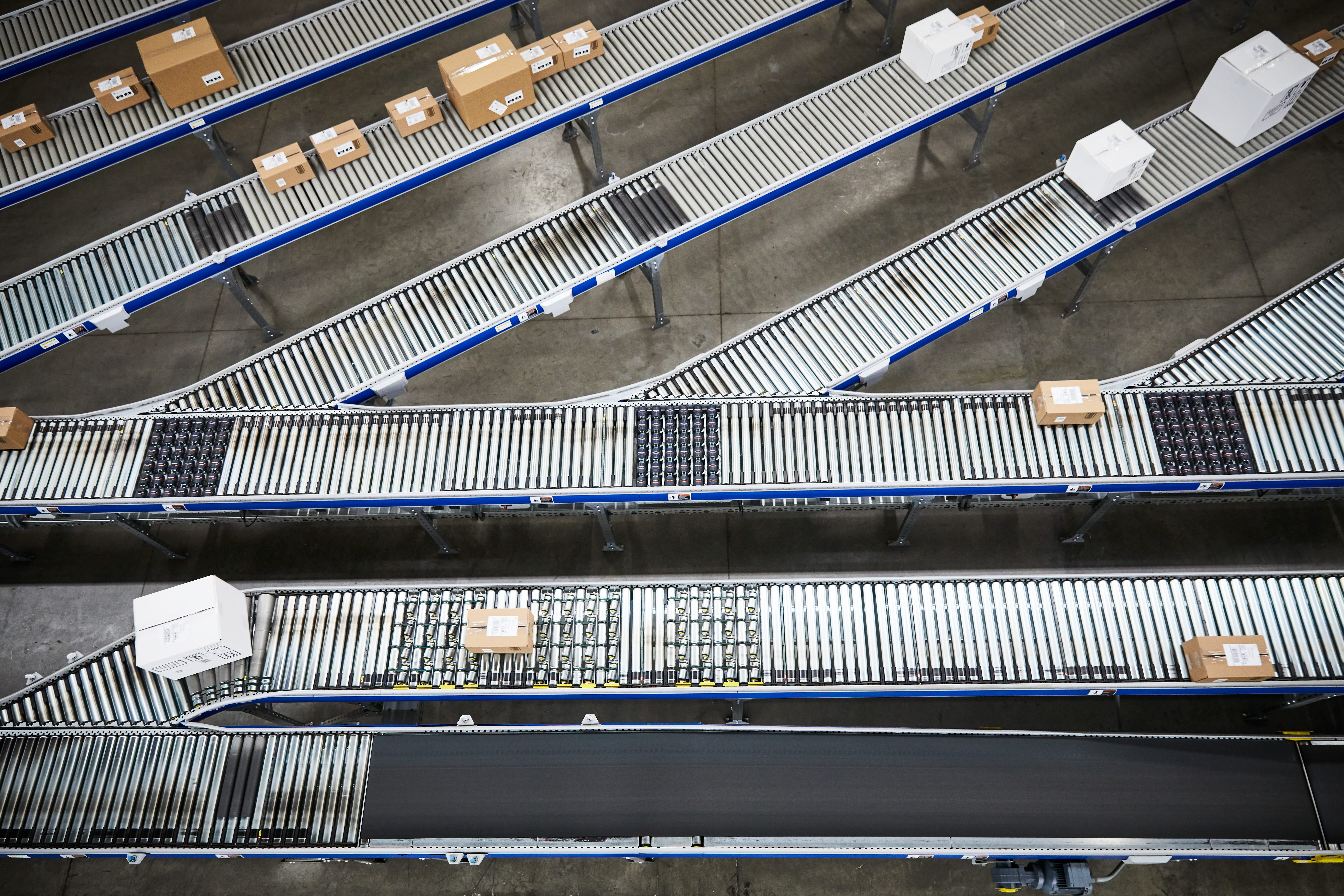 Above view of a conveyor belt in our Louisville Specialty Distribution Facility